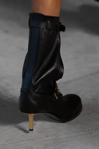 Look 34